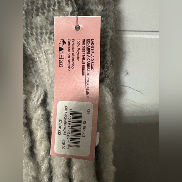 ✨NWT✨ Kelly & Katie Scarf with Fringe - Picture 3 of 3